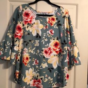 Green Envelope green floral top ruffle sleeves